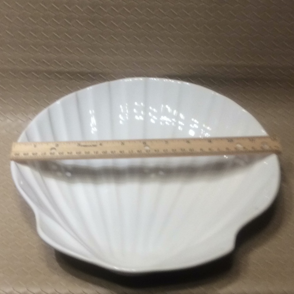 Large White Shell Bowl Made in Portugal. - Picture 3 of 8